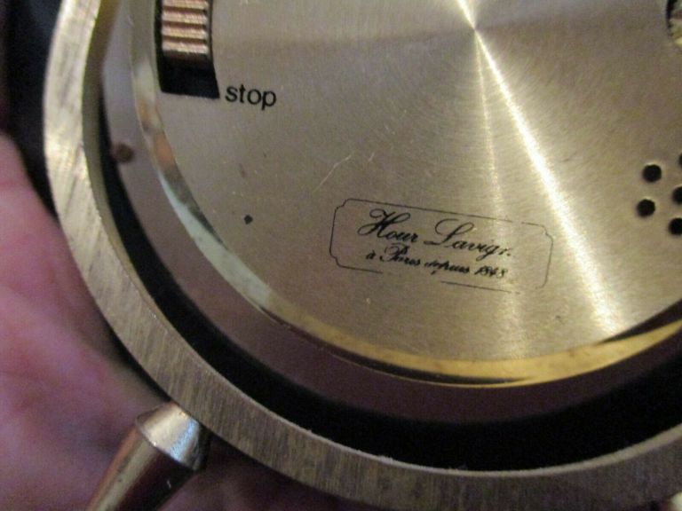 Hl réveil à cadran corail (1)