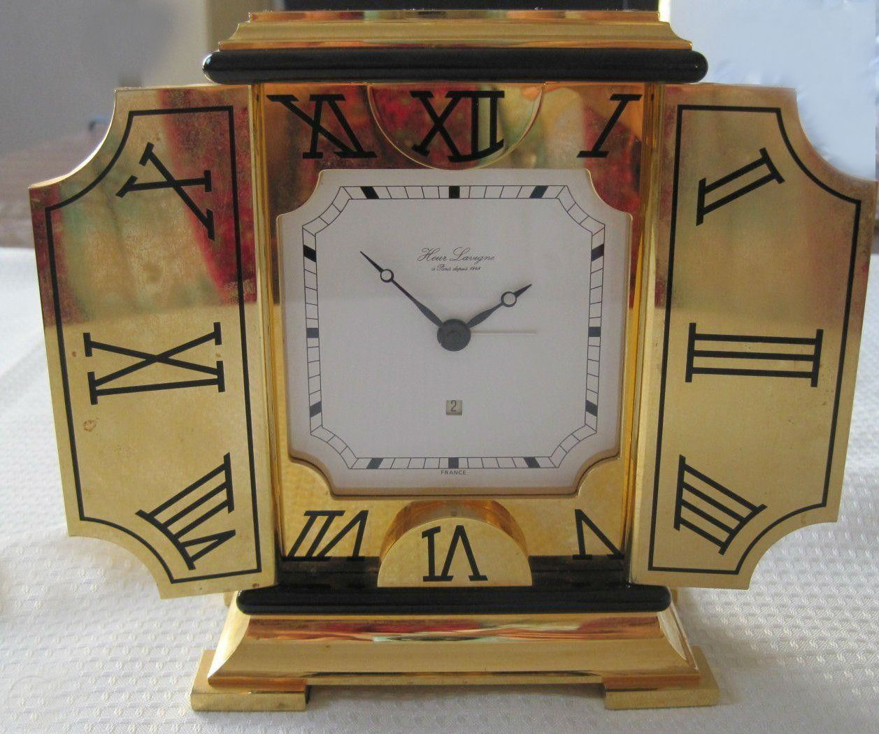 hour lavigne cabinet (1)