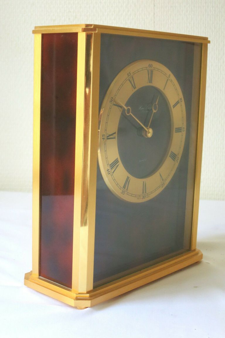 Hour Lavigne rectangle (2)