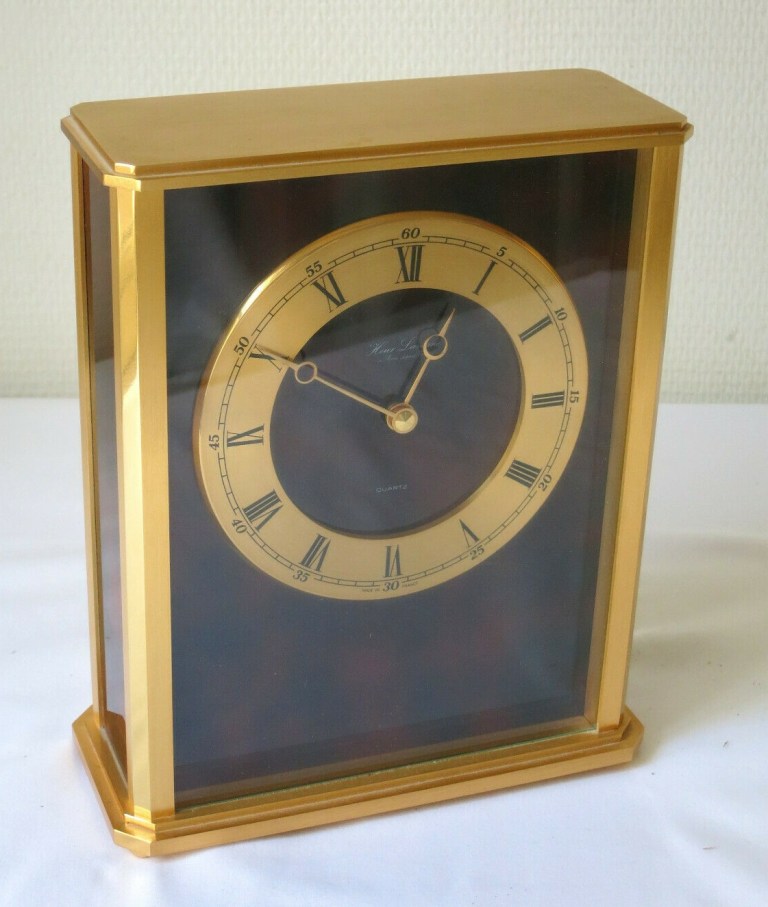 Hour Lavigne rectangle (5)