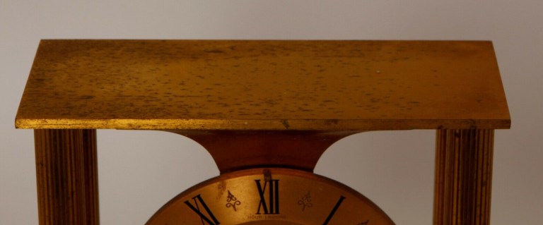 HAUTEUR 26 CM LARGEUR 20,2 CM PROFONDEUR 8 CM DIAMÈTRE CADRAN 13 CM (4)